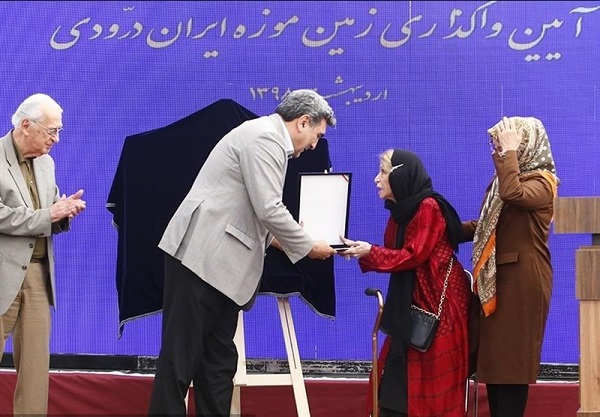 تلاش مدیران شهرداری تهران برای افتتاح موزه دوست فرح پهلوی! تلاش مدیران شهرداری تهران برای افتتاح موزه دوست فرح پهلوی!