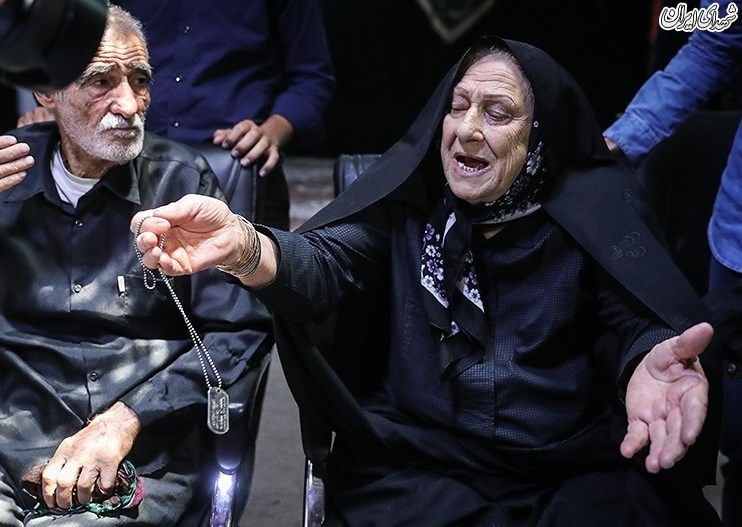 مادرانه‌هایی از ۳۱ سال گمنامی فرزند/جوان رشیدم را مثل یک بچه بغل گرفتم