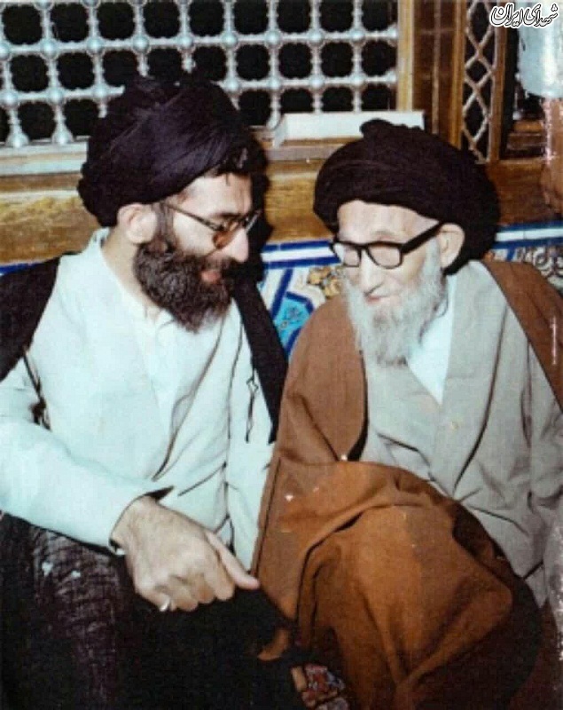 تصویری از رهبر انقلاب و پدر گرامئ ایشان ...