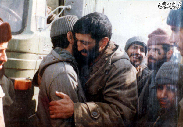 کسی آمده به اسم احمد متوسلیان، پدر ما را درآورده! کسی آمده به اسم احمد متوسلیان، پدر ما را درآورده!