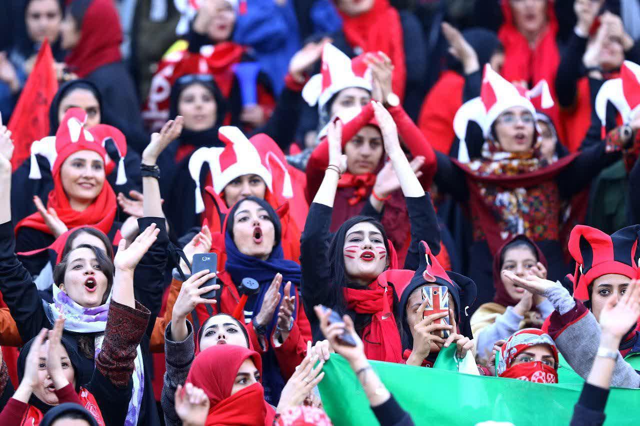 دخالت بیگانگان در امور داخلی ایران/ نامه فیفا برای ورود زنان به ورزشگاه و تماشای فوتبال دخالت بیگانگان در امور داخلی ایران/ نامه فیفا برای ورود زنان به ورزشگاه و تماشای فوتبال