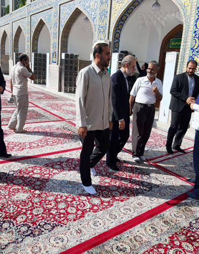 حضور غیر منتظره لاریجانی در بارگاه امام رضا(ع) حضور غیر منتظره لاریجانی در بارگاه امام رضا(ع)