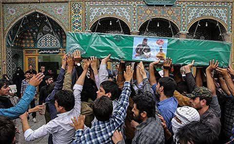 پیکر۲ شهید مدافع حرم در قم تشییع و به خاک سپرده میشود پیکر۲ شهید مدافع حرم در قم تشییع و به خاک سپرده میشود