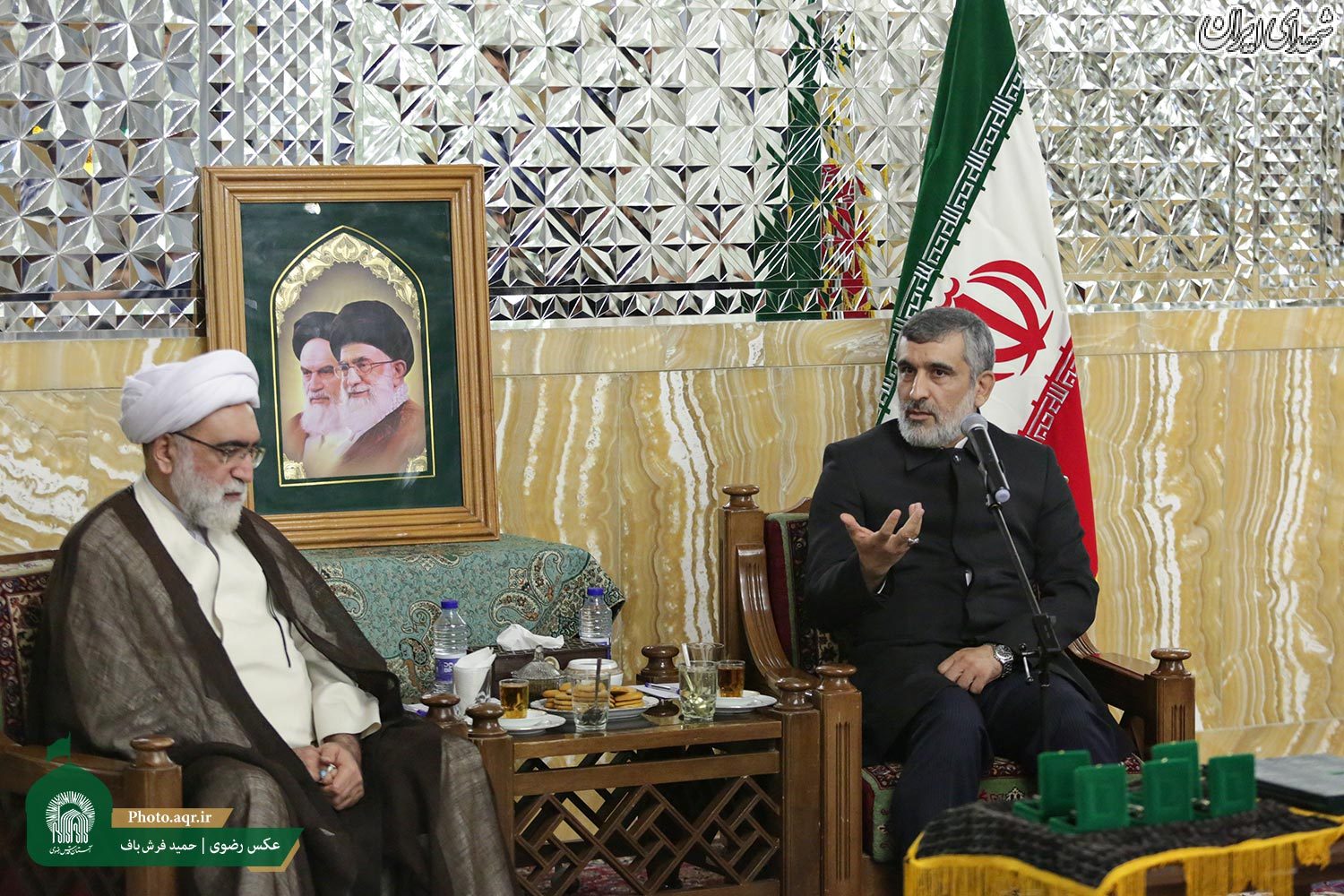 اهدای نشان خادمی امام رضا(ع) به عوامل سرنگونی پهپاد آمریکایی اهدای نشان خادمی امام رضا(ع) به عوامل سرنگونی پهپاد آمریکایی