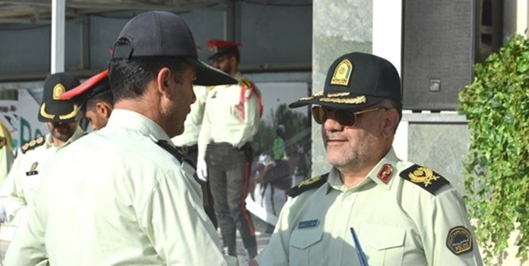 تقدیر رئیس پلیس از مأموران حاضر در ماجرای پارک پلیس+عکس تقدیر رئیس پلیس از مأموران حاضر در ماجرای پارک پلیس+عکس