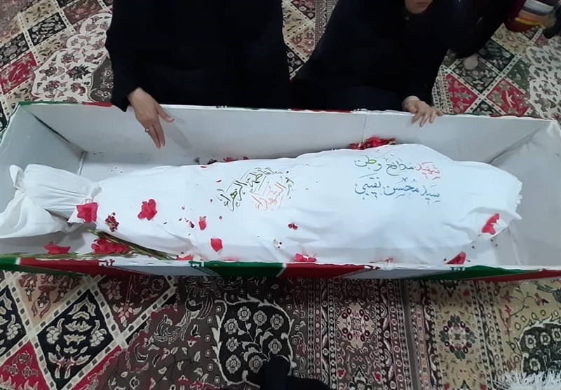 وداع با پیکر مطهر تکاور شهید محسن نقیبی+عکس وفیلم وداع با پیکر مطهر تکاور شهید محسن نقیبی+عکس وفیلم