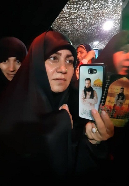 وداع باشکوه مردم با پیکر شهید مدافع حرم، «مهدی ثامنی راد»+عکس و فیلم وداع باشکوه مردم با پیکر شهید مدافع حرم، «مهدی ثامنی راد»+عکس و فیلم