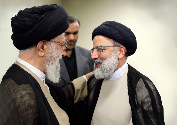 رئیس و مسئولان قوه قضائیه امروز با امام خامنه ای دیدار میکنند رئیس و مسئولان قوه قضائیه امروز با امام خامنه ای دیدار میکنند