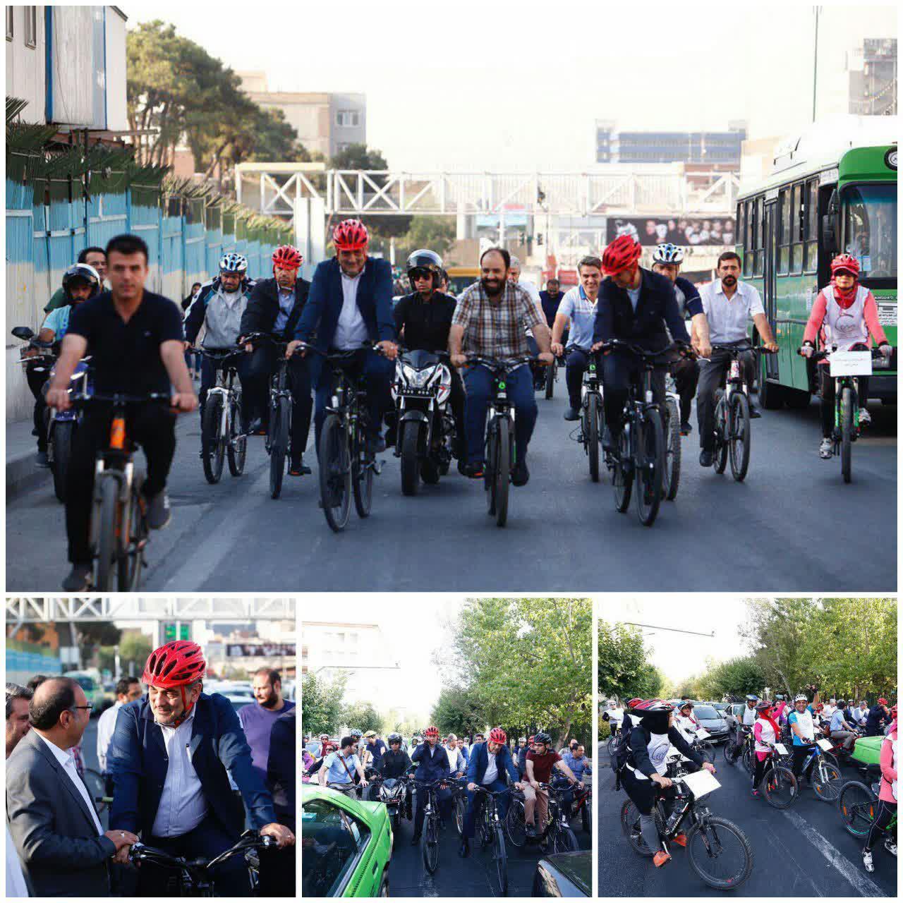 اجبار خبرنگاران زن برای استفاده از دوچرخه!/ رکاب زدن آقای شهردار با خبرنگاران زن! +عکس اجبار خبرنگاران زن برای استفاده از دوچرخه!/ رکاب زدن آقای شهردار با خبرنگاران زن! +عکس