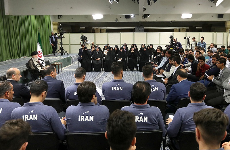 مشکلات نباید جوانان را متوقف و ناامید کند/ خانمها توانایی رسیدن به موفقیتهای بزرگ را دارند مشکلات نباید جوانان را متوقف و ناامید کند/ خانمها توانایی رسیدن به موفقیتهای بزرگ را دارند