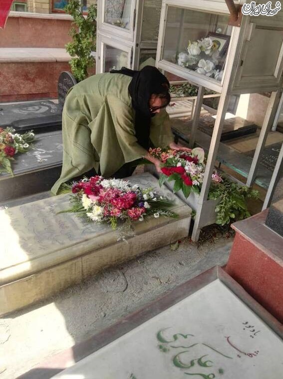 ادای احترام سفیر بولیوی به شهدا+ عکس