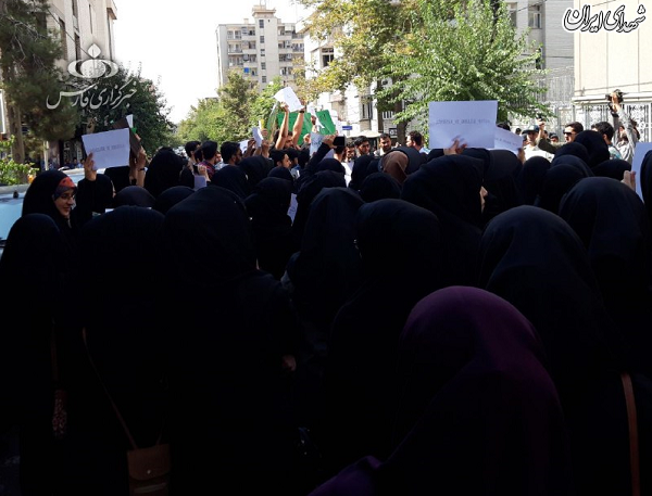 تجمع دانشجویان در اعتراض به کشتار مسلمانان در کشمیر تجمع دانشجویان در اعتراض به کشتار مسلمانان در کشمیر