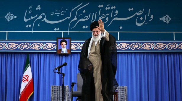 خاطرات رهبر انقلاب در عراق توزیع شد خاطرات رهبر انقلاب در عراق توزیع شد