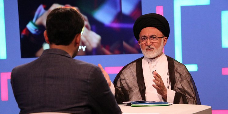 دست کسی را که توافقنامه ذلتبار با سعودیها امضاء کند، باید قطع کرد دست کسی را که توافقنامه ذلتبار با سعودیها امضاء کند، باید قطع کرد