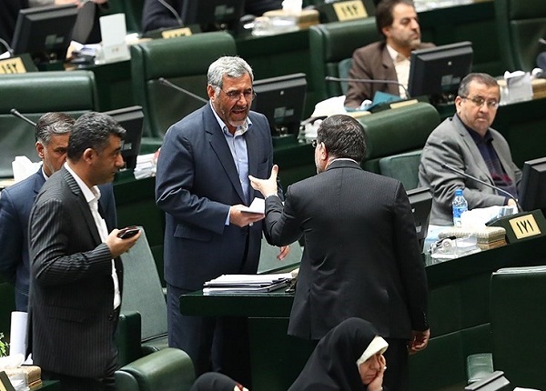 «آذریجهرمی» و «سردار اشتری» به مجلس میآیند «آذریجهرمی» و «سردار اشتری» به مجلس میآیند