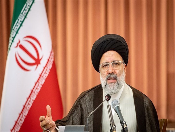 رئیسی:یقهسفیدها برای خود خط قرمز قائل نباشند رئیسی:یقهسفیدها برای خود خط قرمز قائل نباشند