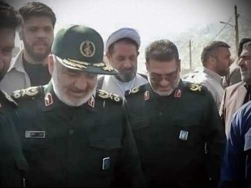 بازدید شبانه سرلشکر سلامی از مناطق سیلزده خوزستان بازدید شبانه سرلشکر سلامی از مناطق سیلزده خوزستان