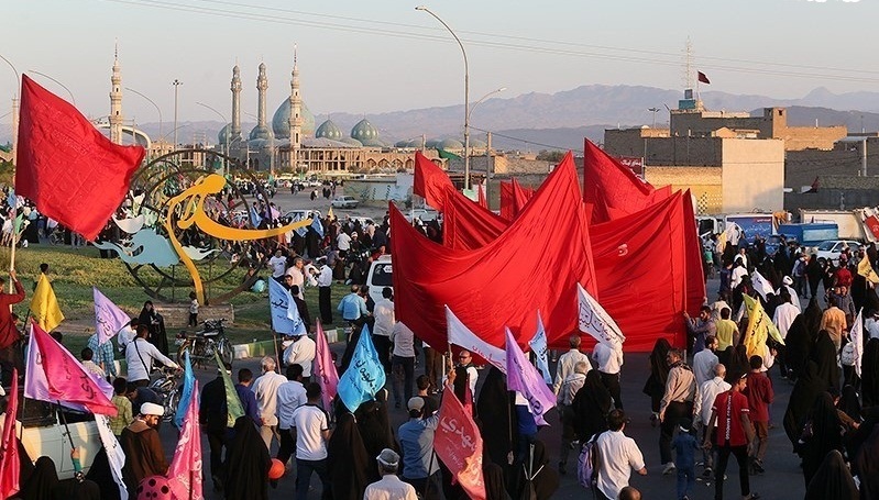 پیادهروی بزرگ عاشقان ولایت در قم برگزار شد پیادهروی بزرگ عاشقان ولایت در قم برگزار شد