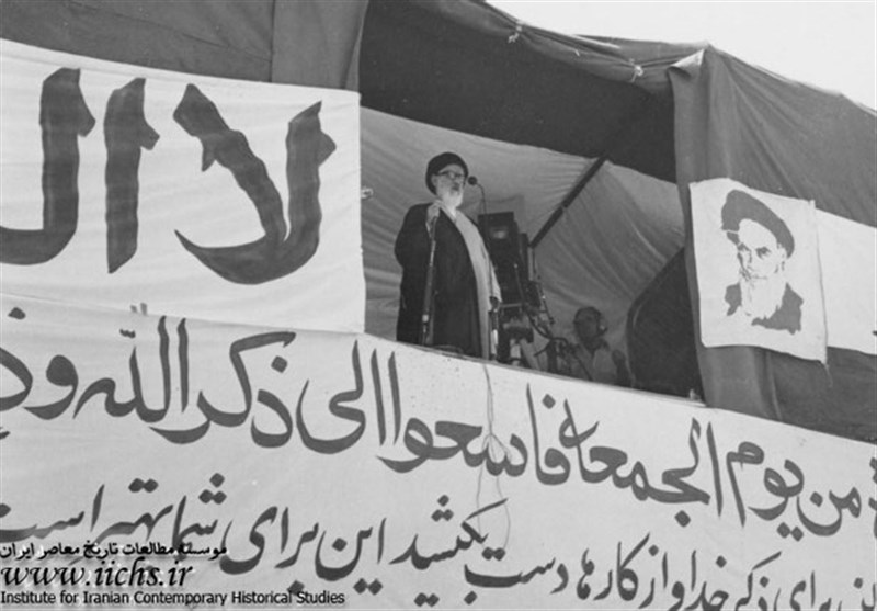 ۴۰ سال نمازجمعه تهران؛ از حضور هیئت آمریکایی تا ۱۴ شهید جمعه آخرِ سال ۴۰ سال نمازجمعه تهران؛ از حضور هیئت آمریکایی تا ۱۴ شهید جمعه آخرِ سال
