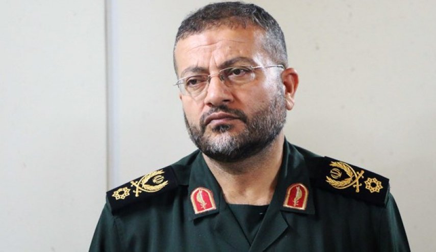 تقدیرسردار سلیمانی از تلاش بسیجیان جهادگر در گرمای ۶۰ درجه اهواز تقدیرسردار سلیمانی از تلاش بسیجیان جهادگر در گرمای ۶۰ درجه اهواز