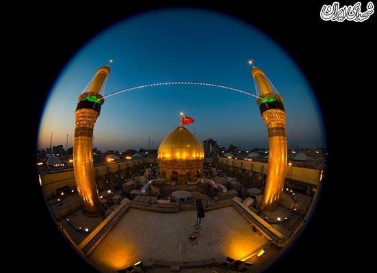 تعویض پرچم حرم امام حسین (ع) در کربلا