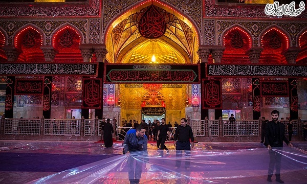 پهن کردن فرش قرمز در حرم امام حسین(ع)