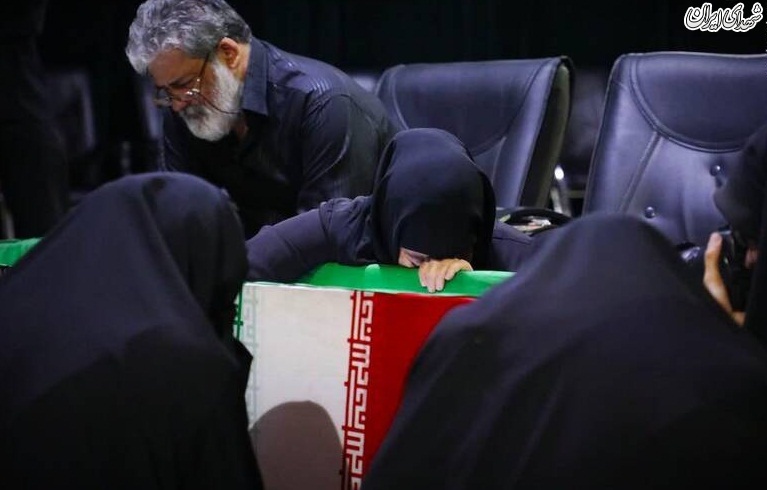 عکس/ وداع با پیکر شهید ساری پس از ۳۵ سال