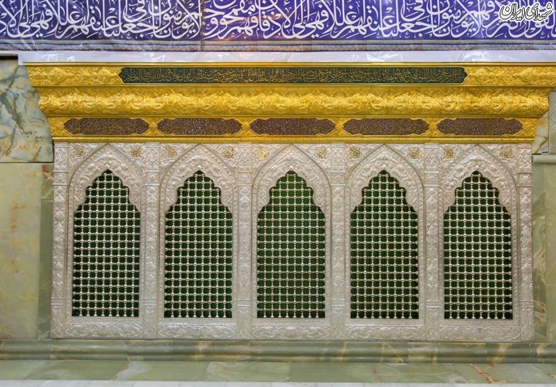مرقد مطهر حرم سیدالشهدا غبارروبی و عطرافشانی شد مرقد مطهر حرم سیدالشهدا غبارروبی و عطرافشانی شد