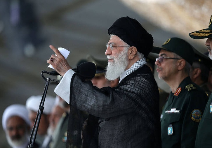 فیلم/رهبر انقلاب:با تمسک به سیدالشهداء(ع) در مقابل آمریکا کوتاه نمیآییم فیلم/رهبر انقلاب:با تمسک به سیدالشهداء(ع) در مقابل آمریکا کوتاه نمیآییم