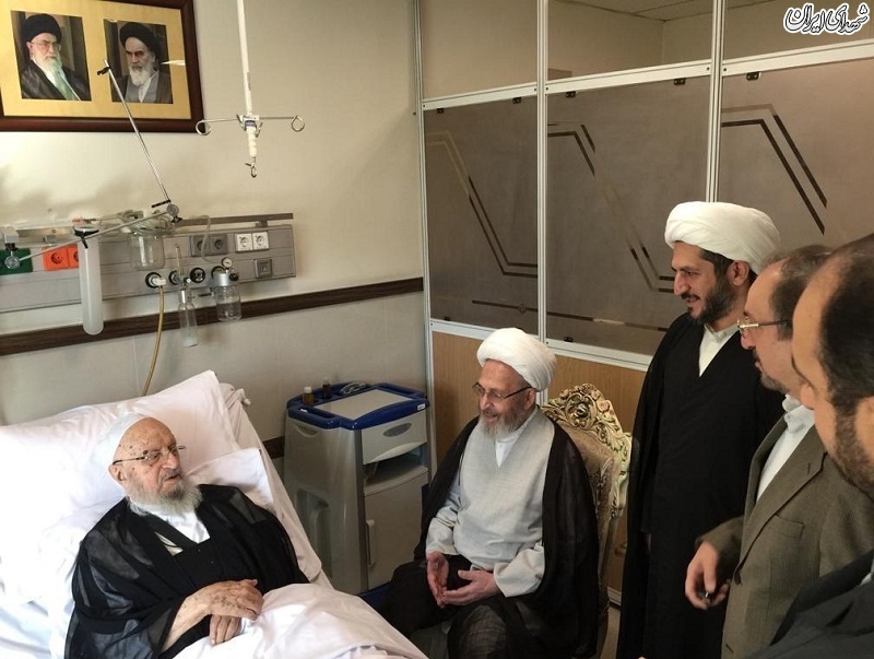 آیتالله سبحانی از آیتالله مکارمشیرازی عیادت کرد آیتالله سبحانی از آیتالله مکارمشیرازی عیادت کرد