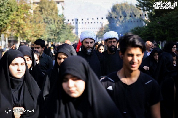 عکس/ رئیس سازمان تبلیغات در بین جاماندگان
