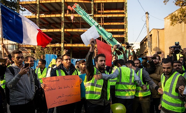 عکس/ تجمع دانشجویان مقابل «سفارت فرانسه»