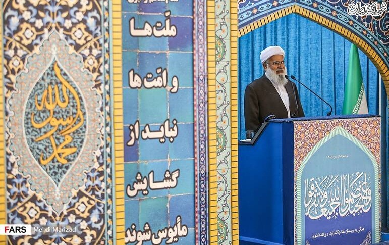 عکس/ سخنرانی عالم اهل سنت در نماز جمعه