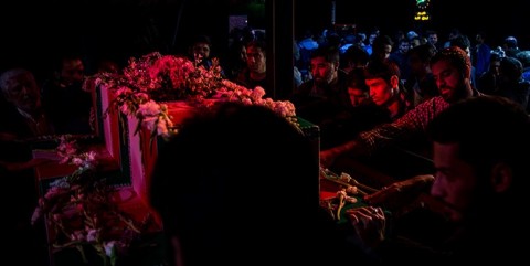 وداع با پیکر دو شهید مدافع وطن در معراج برگزار میشود وداع با پیکر دو شهید مدافع وطن در معراج برگزار میشود