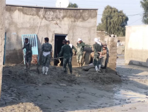 دولت در رسیدگی به مناطق سیل زده کوتاهی می کند
