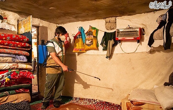 تصاویر/ ضدعفونی مناطق محروم توسط بسیجیان تصاویر/ ضدعفونی مناطق محروم توسط بسیجیان