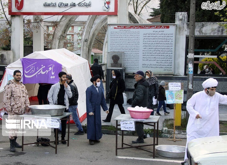 عکس/ توزیع اقلام بهداشتی توسط طلاب در آستارا عکس/ توزیع اقلام بهداشتی توسط طلاب در آستارا