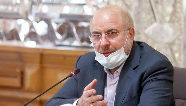 انقلابی بودن به معنای گرهگشایی از مشکلات مردم است انقلابی بودن به معنای گرهگشایی از مشکلات مردم است