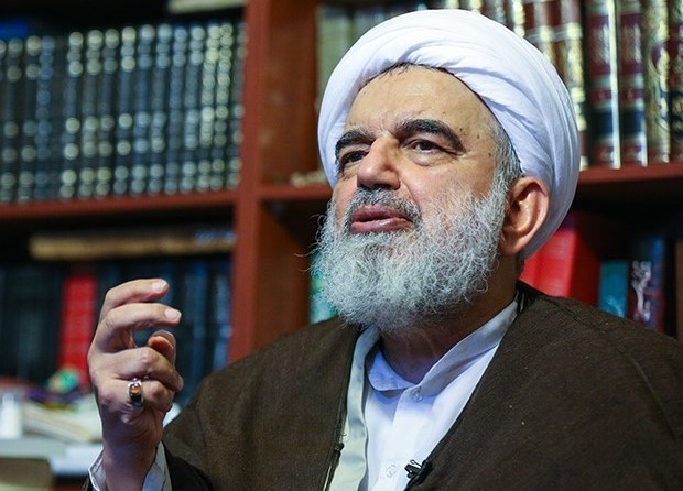 پسر خود را مجتهد و عادل میدانید و شاهدان میگویند دروس سطح یک حوزه را هم درست نخوانده است پسر خود را مجتهد و عادل میدانید و شاهدان میگویند دروس سطح یک حوزه را هم درست نخوانده است