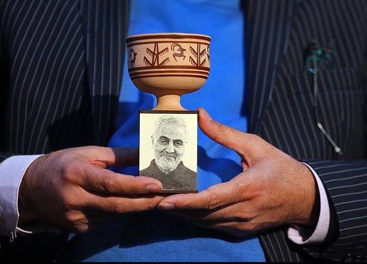 رونمایی از مجسمه حاج قاسم