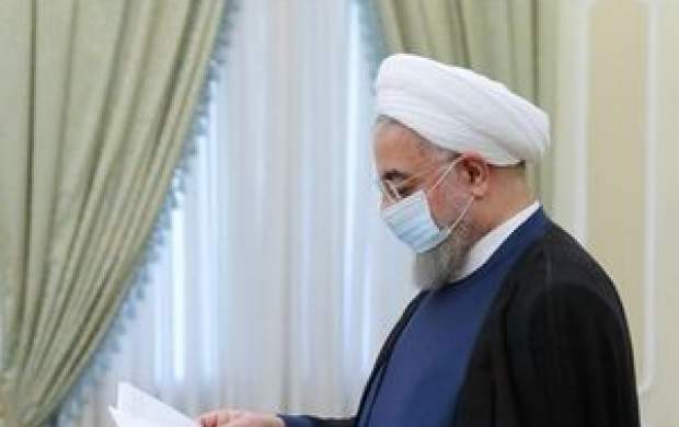 روحانی اصرار دارد سر مردم شیره بمالد! روحانی اصرار دارد سر مردم شیره بمالد!