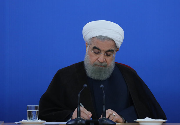 روحانی درگذشت مادر شهیدان «کارکوب زاده» را تسلیت گفت روحانی درگذشت مادر شهیدان «کارکوب زاده» را تسلیت گفت