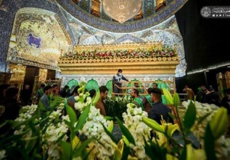 گُلآرایی مرقد مطهر امام علی(ع) در آستانه ولادت با سعادت حضرت زهرا(ع) گُلآرایی مرقد مطهر امام علی(ع) در آستانه ولادت با سعادت حضرت زهرا(ع)