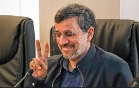 احمدینژاد از دایره نظام خارج شده است احمدینژاد از دایره نظام خارج شده است