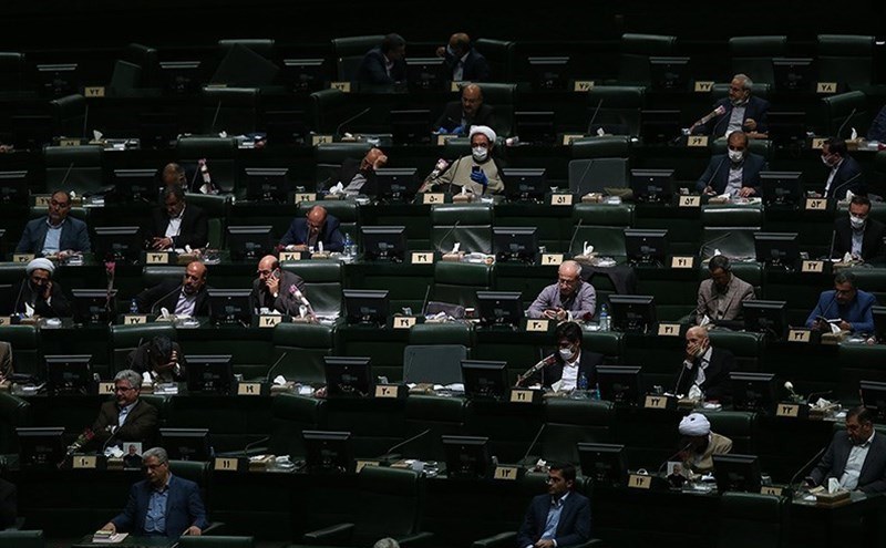 ممنوعیت ادامه تحصیل و داشتن تابعیت مضاعف برای نمایندگان ممنوعیت ادامه تحصیل و داشتن تابعیت مضاعف برای نمایندگان