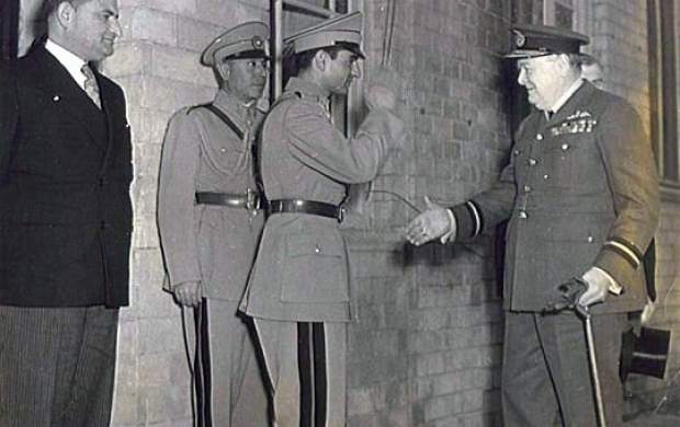 روزی که شاه ایران در خیابان فردوسی تحقیر شد روزی که شاه ایران در خیابان فردوسی تحقیر شد