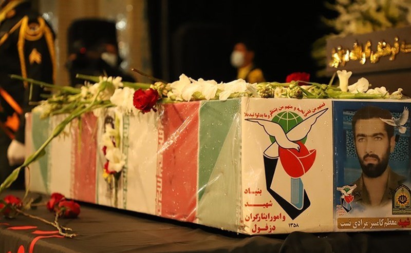 وداعی جانسوز پس از ۳۲ سال دوری با شهید وداعی جانسوز پس از ۳۲ سال دوری با شهید