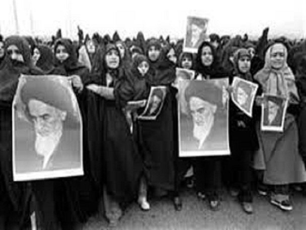 روایتی از تظاهرات بانوان در دوران انقلاب روایتی از تظاهرات بانوان در دوران انقلاب