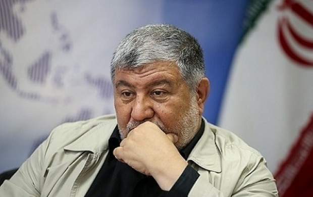 محافظی که برای نجات امام، او را در آغوش گرفت و دوید محافظی که برای نجات امام، او را در آغوش گرفت و دوید