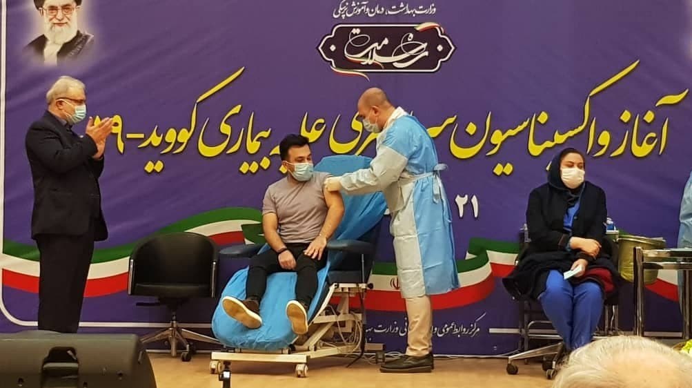 فرزند وزیر بهداشت اولین دریافتکننده واکسن +تصاویر فرزند وزیر بهداشت اولین دریافتکننده واکسن +تصاویر